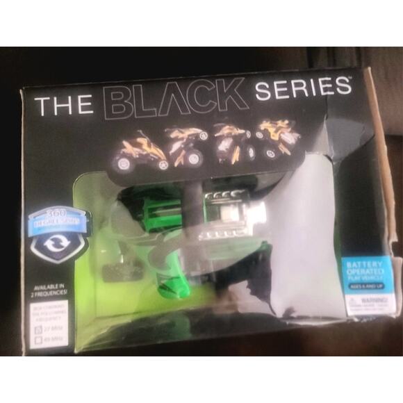 Remote Controlled Motorcycle Wireless Stunt Vehicle "Black Series" Street Savage - Picture 2 of 3